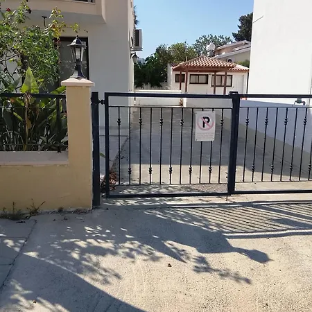 Millennium Falcon Larnaca